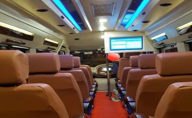 11 Seater Traveler Van